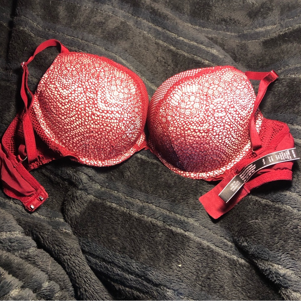 Victoria’s Secret push up very sexy bra 34D EUC